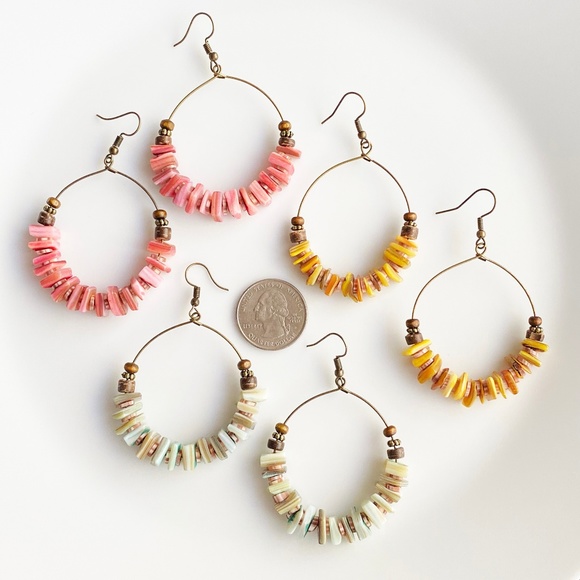 NEW "Canyon" Shell Round Earrings (red) - Picture 6 of 7